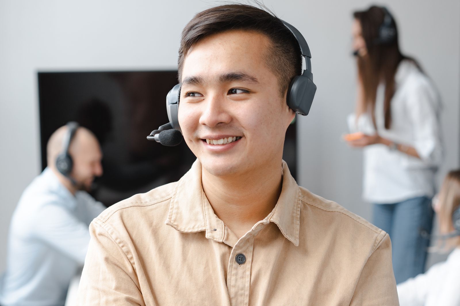 Getaway guest experience agent smiling with a headset