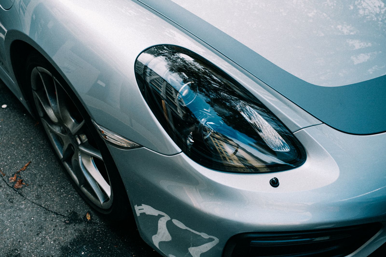 Porsche 911 Carrera on a Florida drive